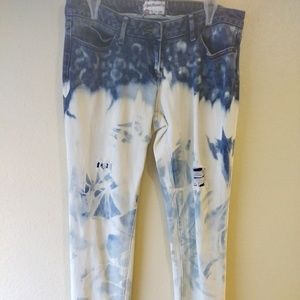 Acid/bleach washed jeans